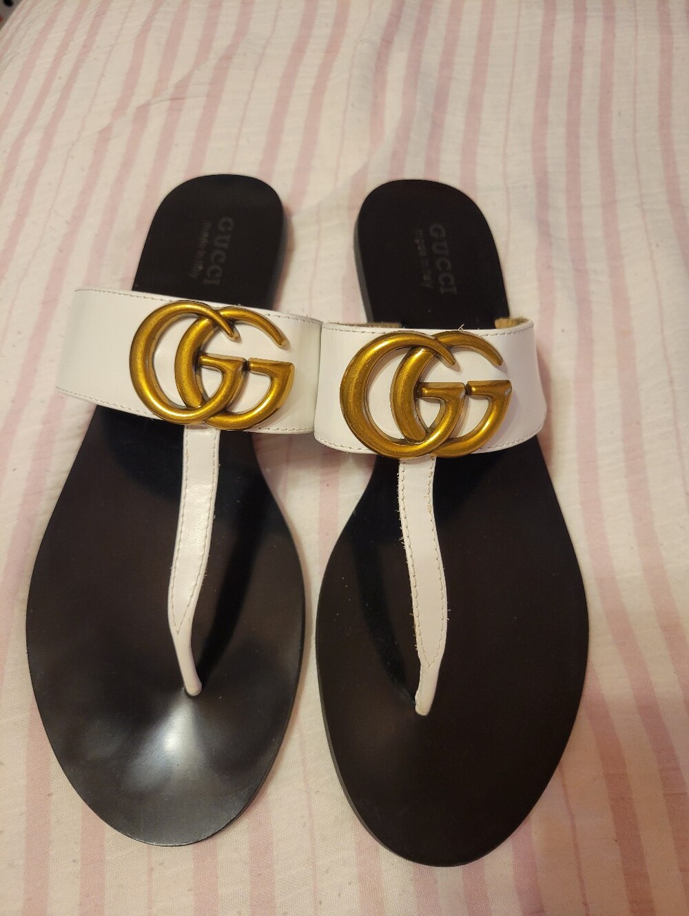 GG White Leather Thong Sandals with Gold Double-G